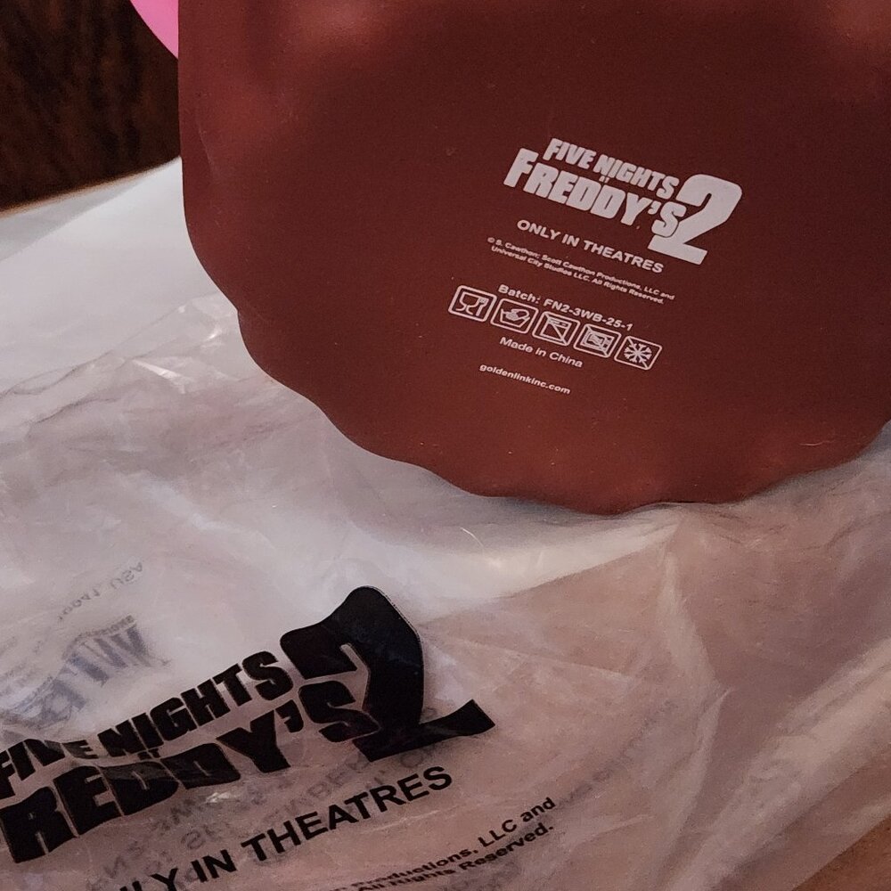 AMC Exclusive Five Nights at Freddy's2 FNAF 3D Drink Bottle Pink Cup CupCake - Picture 7 of 7
